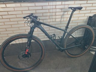 Bicicleta Scott Scale Carbono