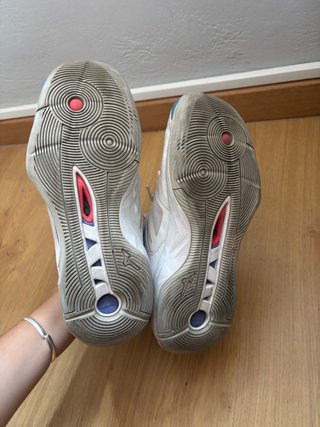 Tenis de voleibol Mizuno blancos y azules