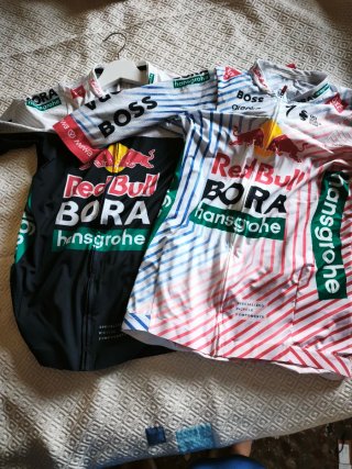 2 Maillots Ciclismo Red Bull BORA Hansgrohe