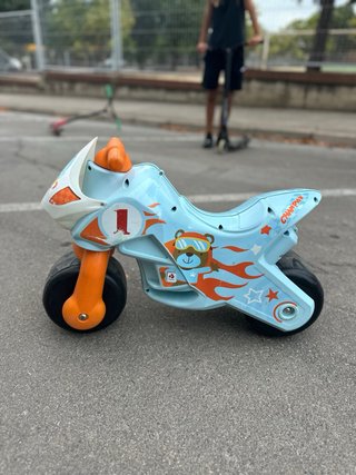 Moto de juguete para niños azul y naranja