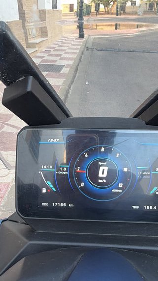 Wottan Storm-V 125cc Maxi Scooter Negra/Azul