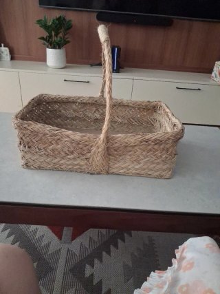 Cesta decorativa de mimbre