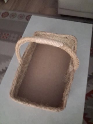 Cesta decorativa de mimbre