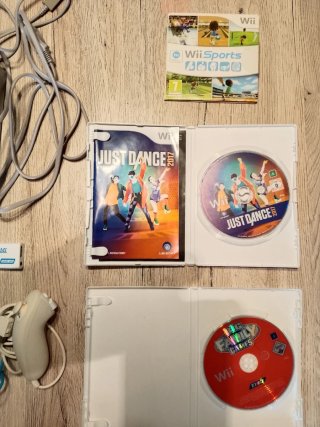 Nintendo Wii con accesorios y juegos