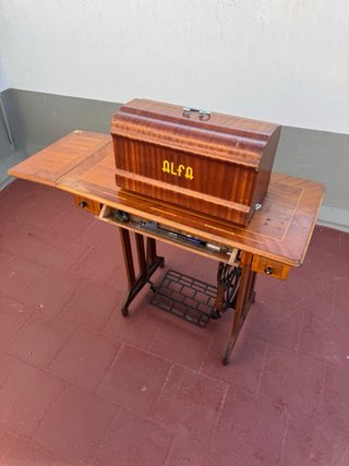 Máquina de coser manual Alfa