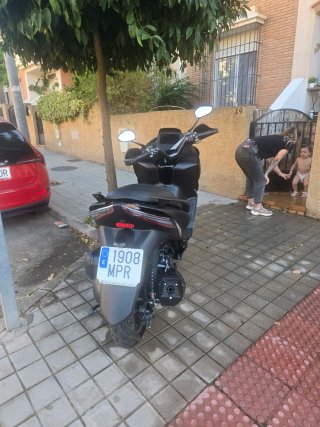 Zontes E 350 Maxi Scooter Negra