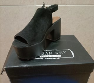 Sandalias tacón negras terciopelo N°36