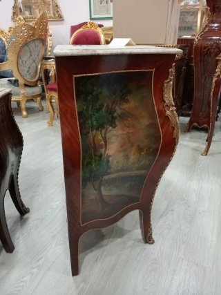 Cómoda pintada al óleo con mármol