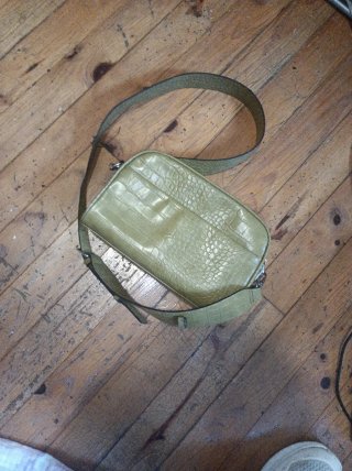Bolso verde efecto piel cocodrilo
