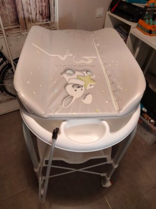 Cambiador bebé con bañera