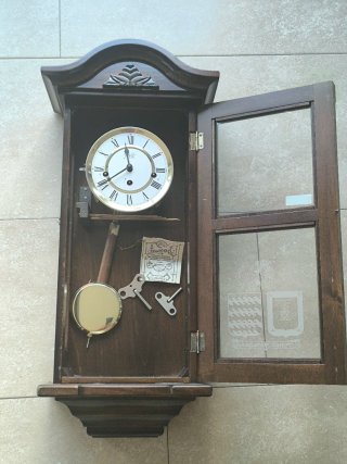 Reloj de pared mecánico clásico GALLO con péndulo