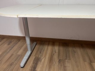 Escritorio elevable esquinero blanco