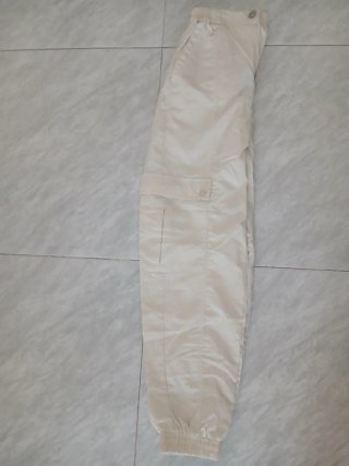 Pantalón Cargo Jogger Bershka Beige