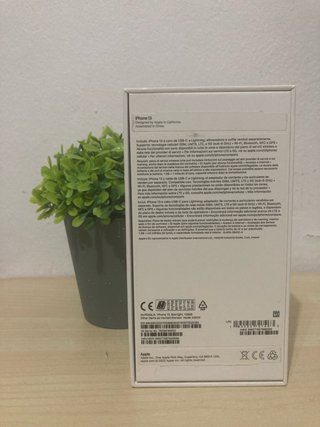 Caja iPhone 13