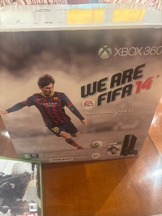 Xbox 360 con 2 mandos y juegos