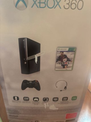 Xbox 360 con 2 mandos y juegos