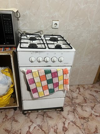 Cocina de gas blanca 4 fuegos