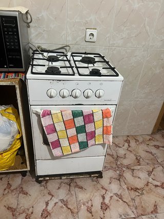 Cocina de gas blanca 4 fuegos