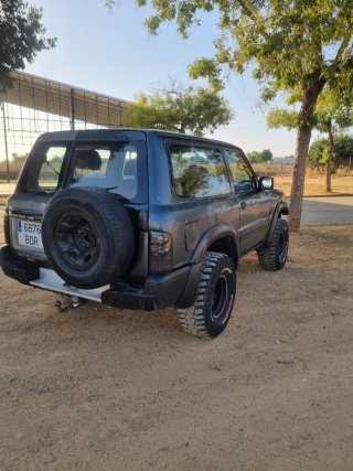Nissan Patrol y61 2002