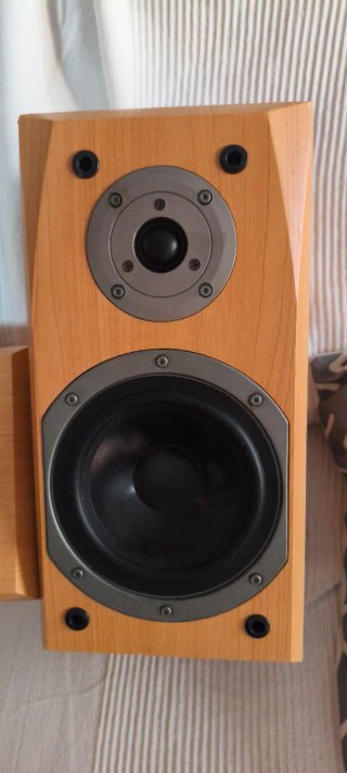 Conjunto altavoces 2x60W + 1x90W