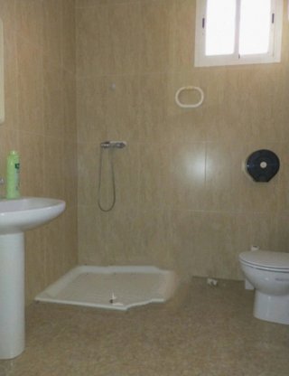 Se vende nave de 650 metros con altillo