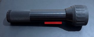 Linterna ISAE MEGALED 700lm con cargador coche