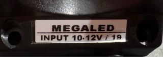 Linterna ISAE MEGALED 700lm con cargador coche