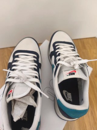 Zapatillas Nike Azul y Blanco talla 44