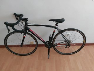 Bicicleta Carretera Specialized Negra