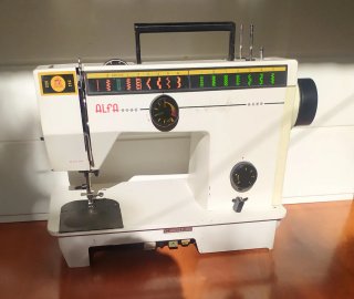 Máquina de coser Alfa para repuestos
