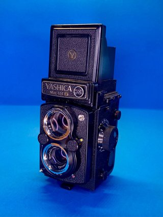 YASHICA MAT-124 G // Cámara Analógica