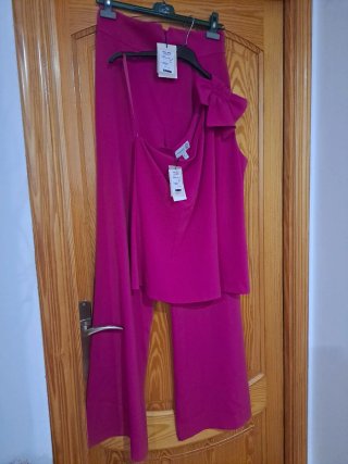 Cojunto pantalón y top fucsia