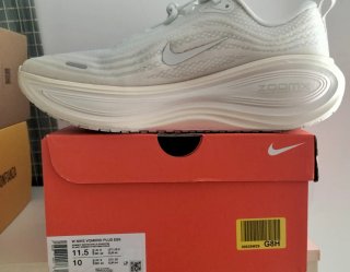 Nike Vomero Plus Talla 44,5. Solo usadas una vez.