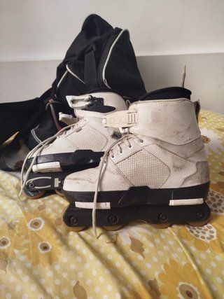 Patines agresivos blancos