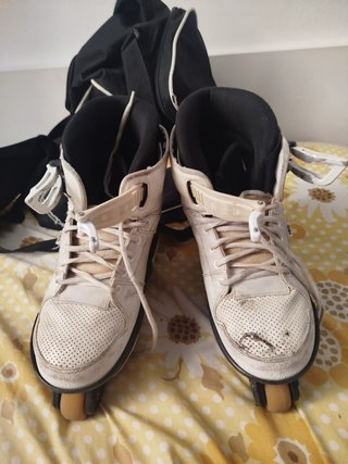Patines agresivos blancos