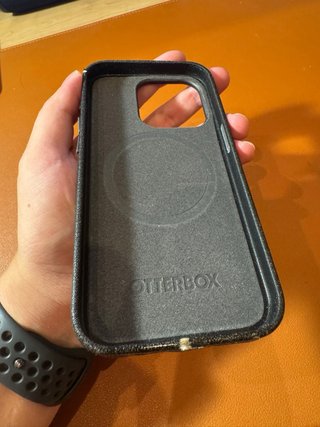 Funda Otterbox iPhone 15 Pro Negra