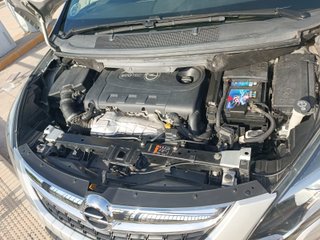 Vendo Opel Zafira Tourer, 7 plazas, diciembre 2014