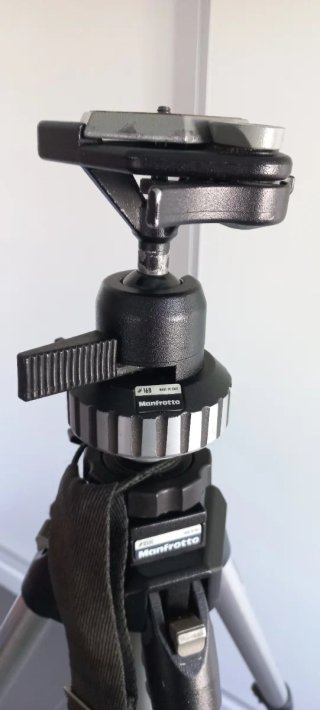 Trípode Manfrotto Profesional con Rótula
