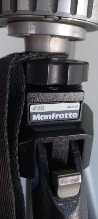 Trípode Manfrotto Profesional con Rótula