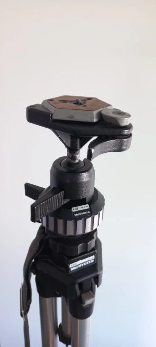 Trípode Manfrotto Profesional con Rótula