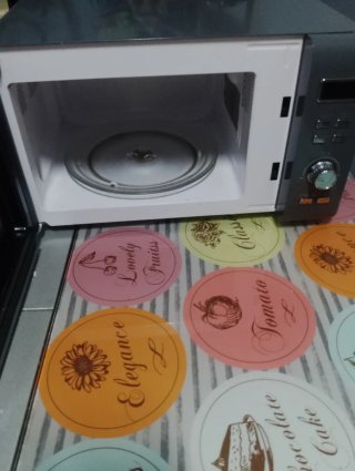 Microondas gris
