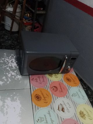 Microondas gris