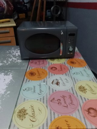 Microondas gris