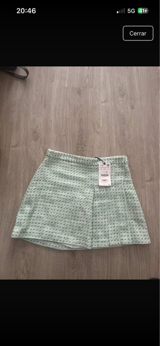 Falda corta Zara verde y blanca
