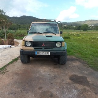 Mitsubishi pajero mk1