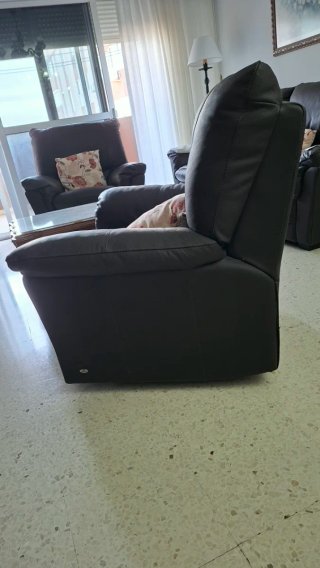 Sillón de piel marrón