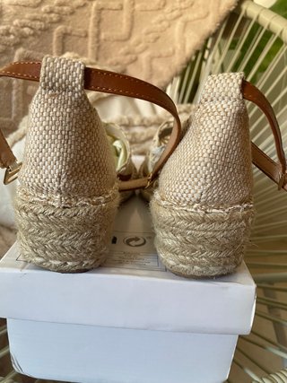 Alpargatas Beige y Marrón en crochet