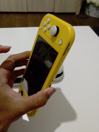 Nintendo Switch Lite Amarilla