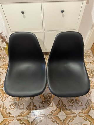Mesa Comedor + 4 Sillas Negras