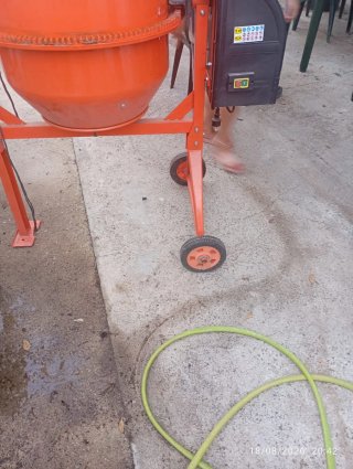 Hormigonera Naranja